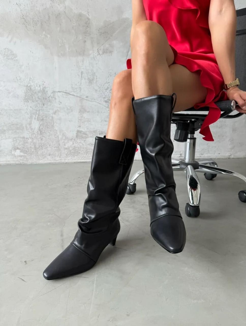 сапоги демисезонные на маленьком каблуке gh collection,сапоги демисезонные на маленьком каблуке gh collection цвет черный,женские кожаные сапоги до колена с квадратным носком на низком каблуке,сапоги