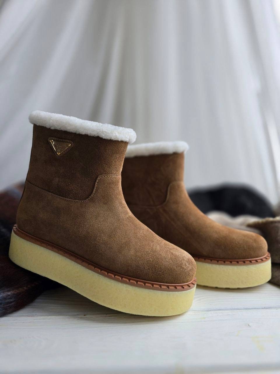 ,женская ,сапоги модные,замшевые ботинки,угги женские