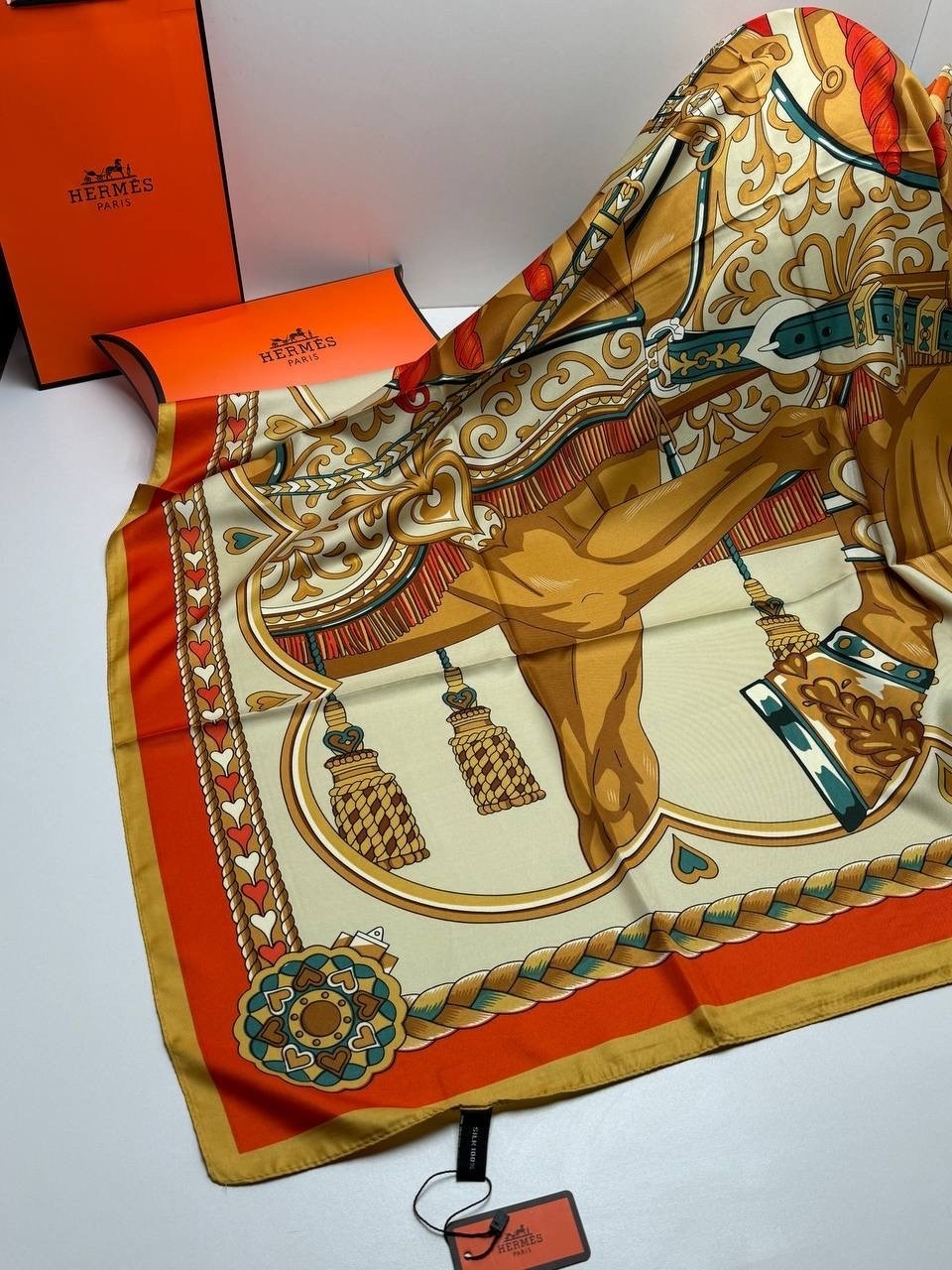 шелковый платок hermes,платки hermes,большой шелковый платок hermes,брендовый женский платок hermes,платок шейный hermes