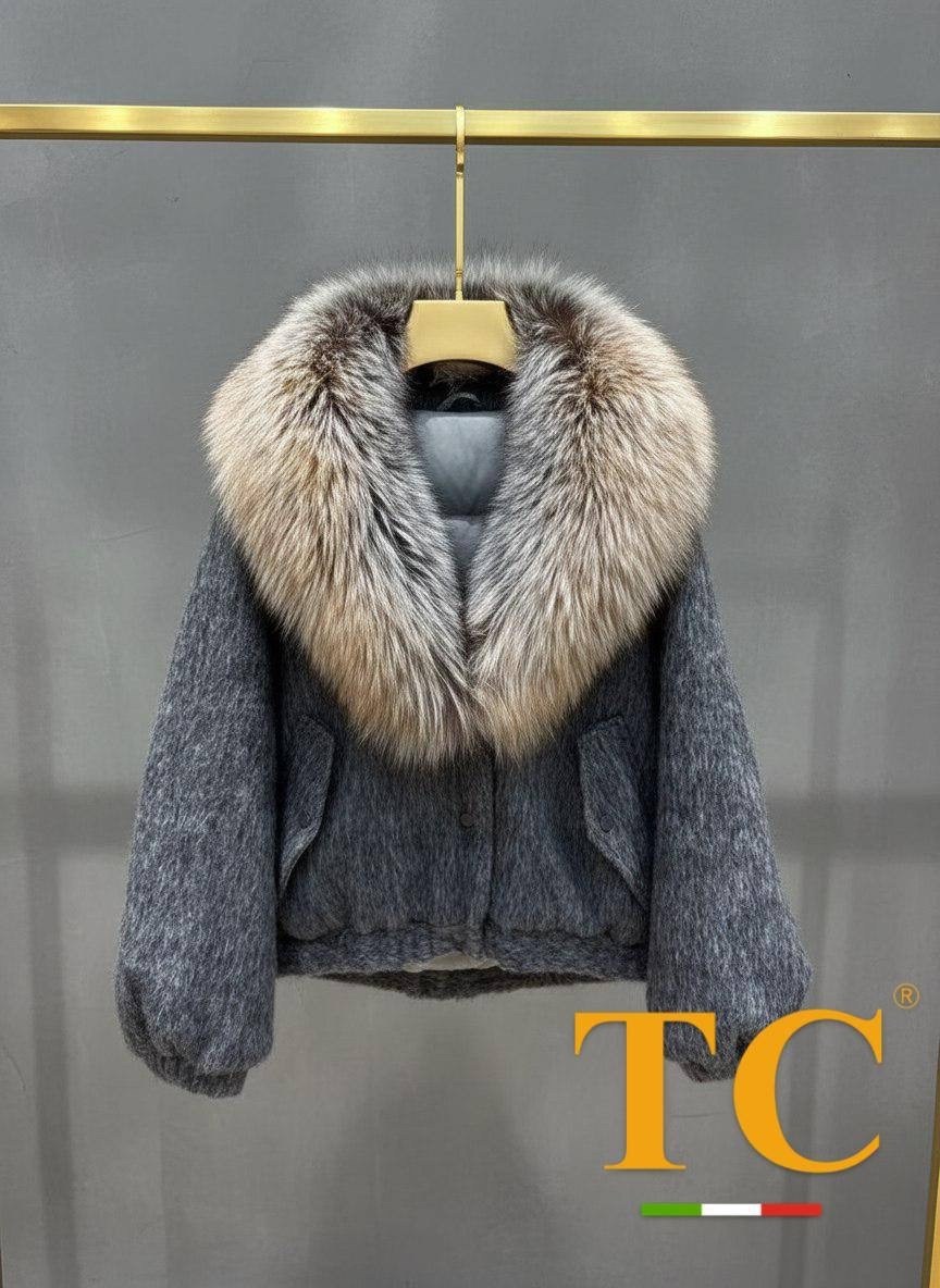 шубка из натурального меха чернобурки,пуховик с натуральным мехом,куртка с мехом,пуховик с натуральным мехом чернобурки,пуховик женский с натуральным мехом