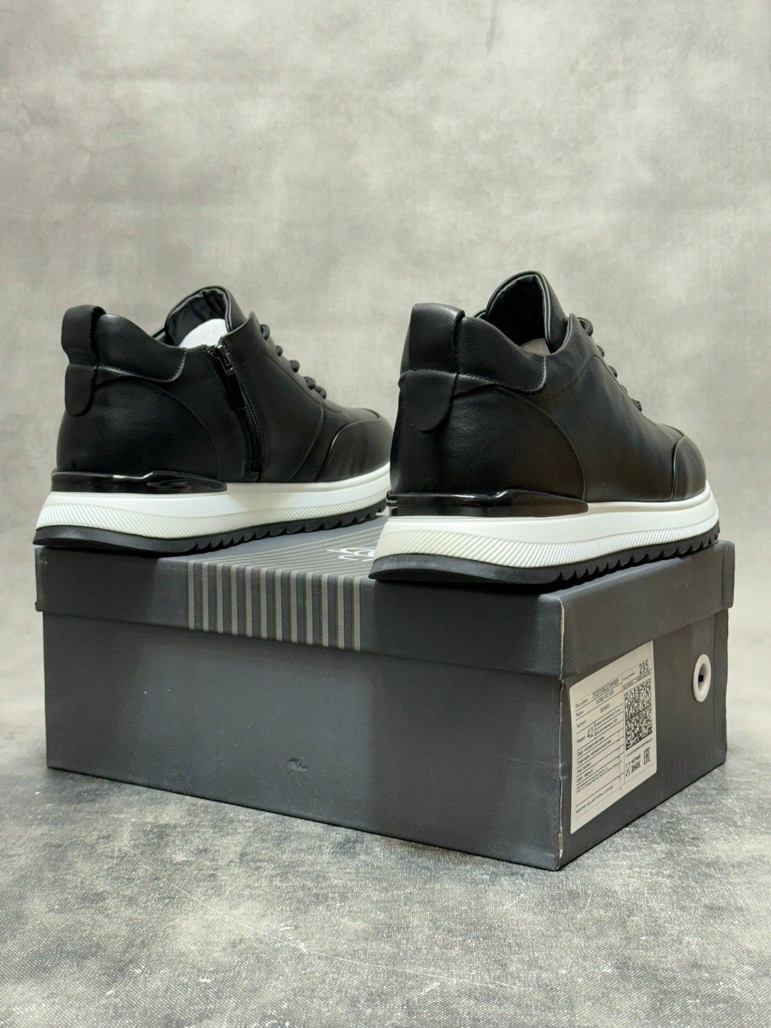 обувь,кроссовки из натуральной кожа,обуви,женская обувь,кроссовка мужской