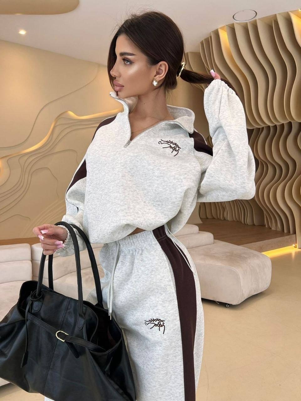 костюм женский спортивный,стильный костюм,спортивный костюм,костюм спортивный темно-серый,женский костюм