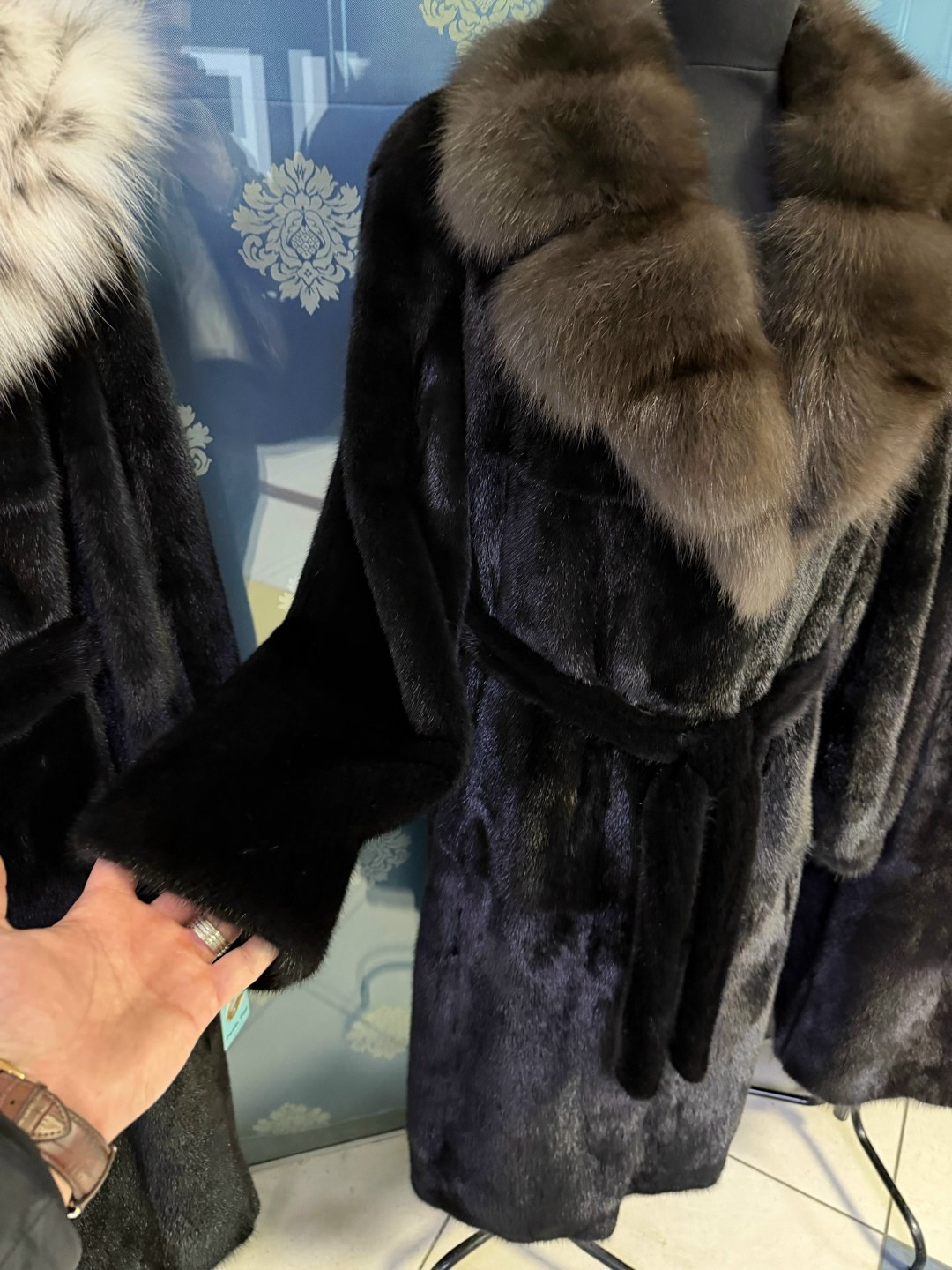 норковая шуба с соболиным воротником,норковая шуба с соболем,шуба из норки nafa черная с капюшоном из соболя,шуба норковая,шуба норковая с английским воротником из соболя