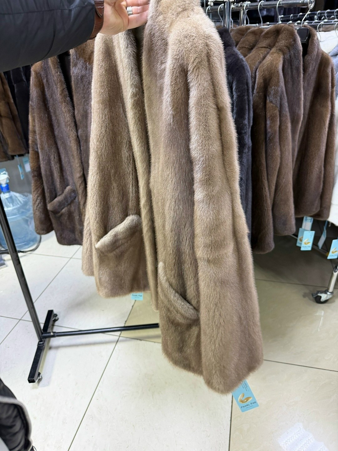 женская норковая шуба,женская шуба из натурального меха норки,норковая шуба,короткие норковые шубы,модные норковые шубы