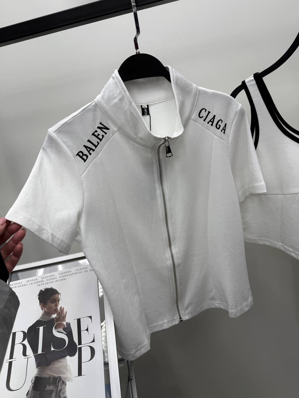 спортивные костюм,брендовые вещи,комплект одежды,комплект футболка,костюм футболка