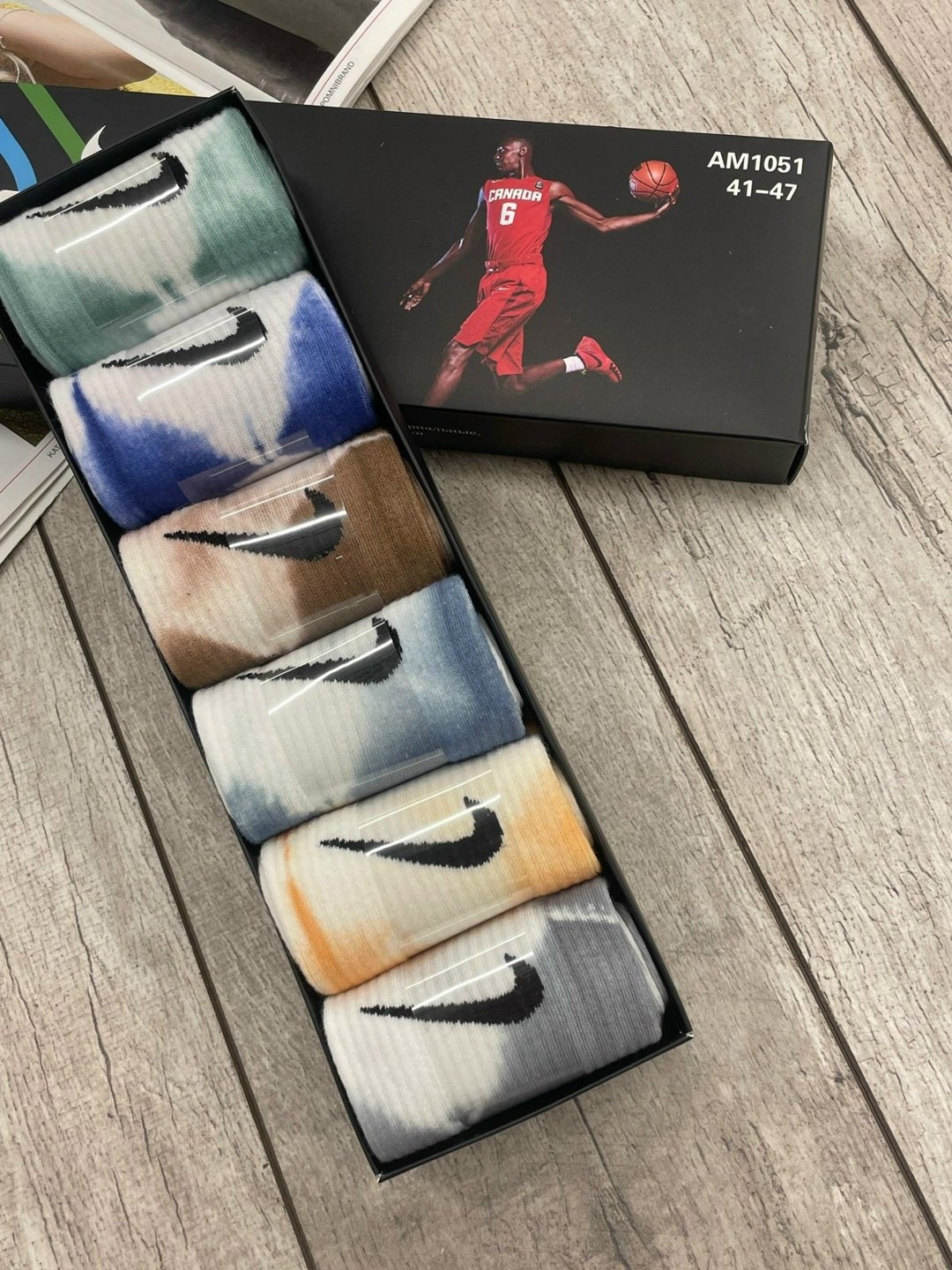 упаковка носков,комплект носки мужские,носки nike разноцветные подарочный набор с духами,мужские носки в подарочной коробке,носки мужские