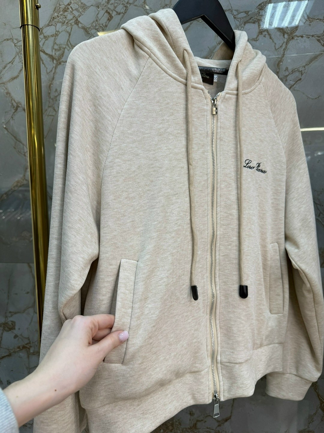 модные костюмы,костюм спортивный женский,спортивный костюм повседневный,костюм стильный,спортивный костюм miu miu