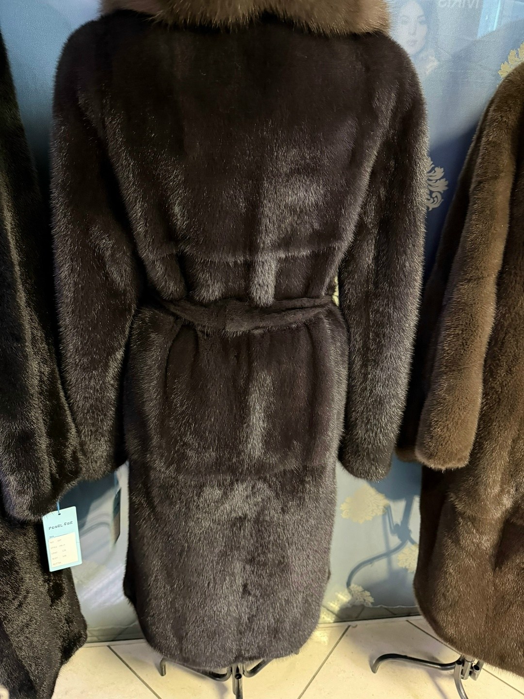 шуба из норки nafa коричневая с капюшоном соболь,шуба норковая nafa с капюшоном из соболя,шуба норковая с соболиным воротником,шуба норковая nafa коричневая с соболем,шуба из норки nafa черная с капюш