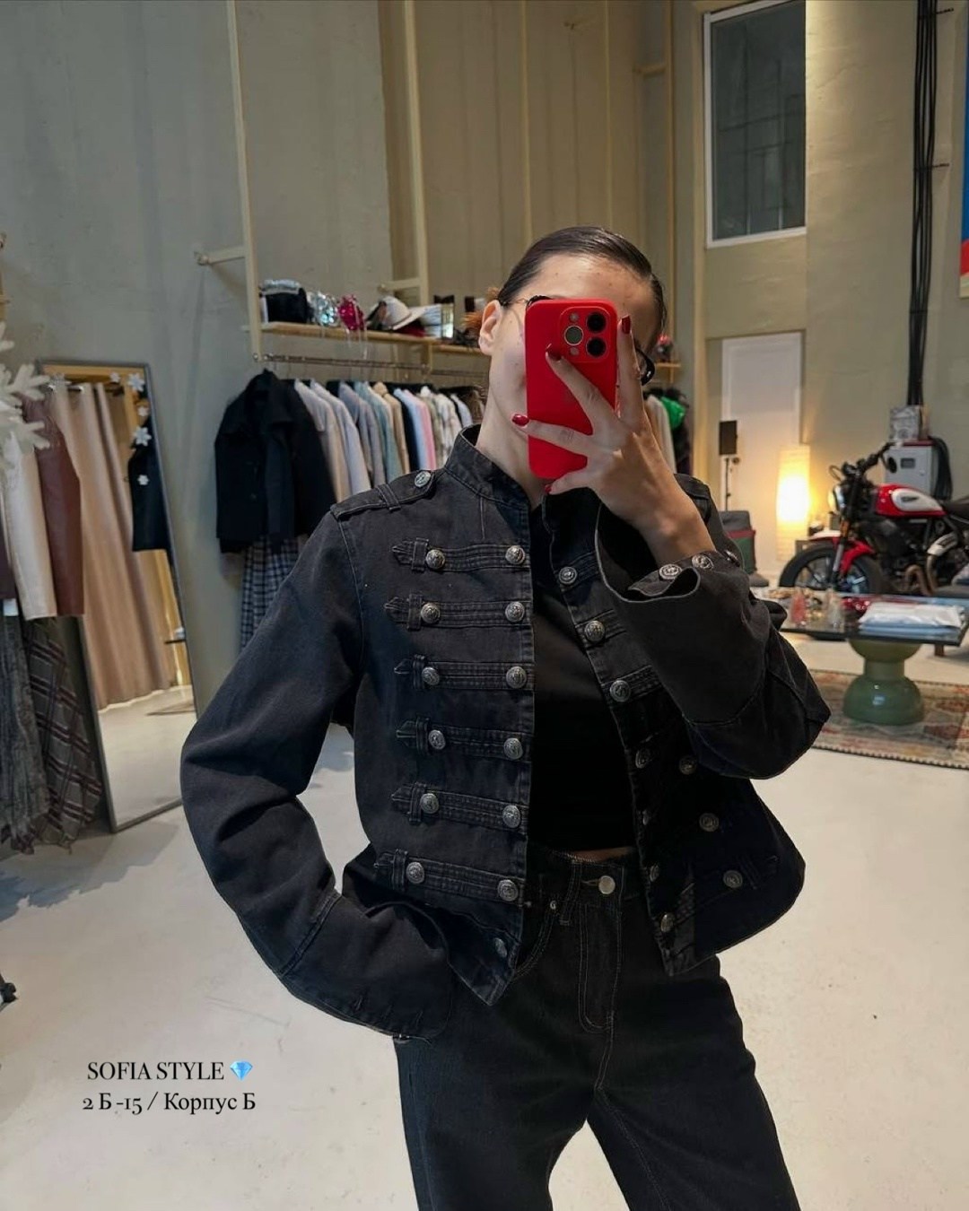 женская джинсовая куртка на пуговицах,богемный вдохновленный военный стиль джинсовая куртка черная пуговица супер,куртка джинсовая с эполетами,куртка в стиле милитари,женская джинсовая куртка в стиле