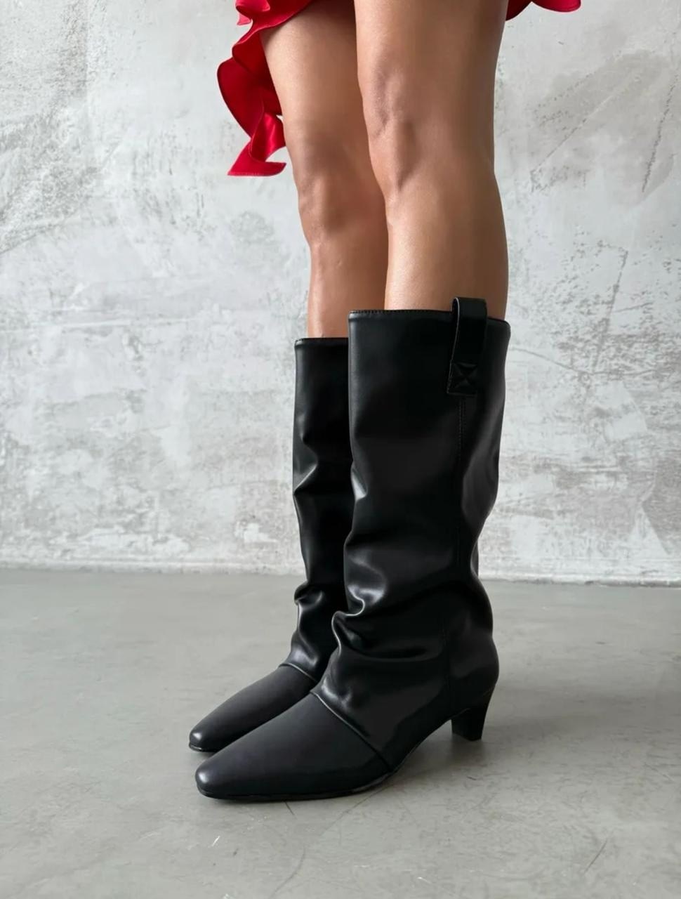 сапоги демисезонные на маленьком каблуке gh collection,сапоги демисезонные на маленьком каблуке gh collection цвет черный,женские кожаные сапоги до колена с квадратным носком на низком каблуке,сапоги