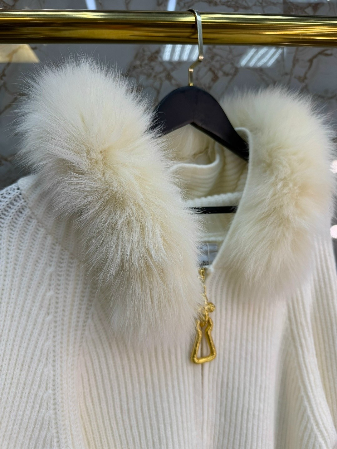 женский вязаный кардиган с капюшоном, свободный меховой воротник, однотонное пальто, дизайн на молнии,молочно-белый вязаный кардиган с большим меховым воротником и капюшоном,женский свитер luxyonuo с