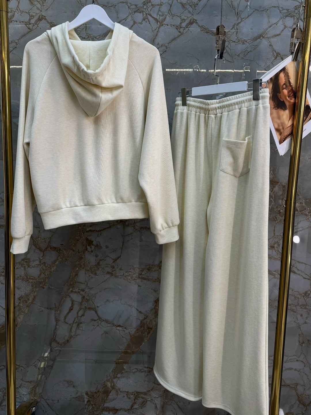 loro piana женский бежевый костюм premium,женский спортивный костюм,кашемировый костюм loro piana,костюм бежевый,спортивные костюм