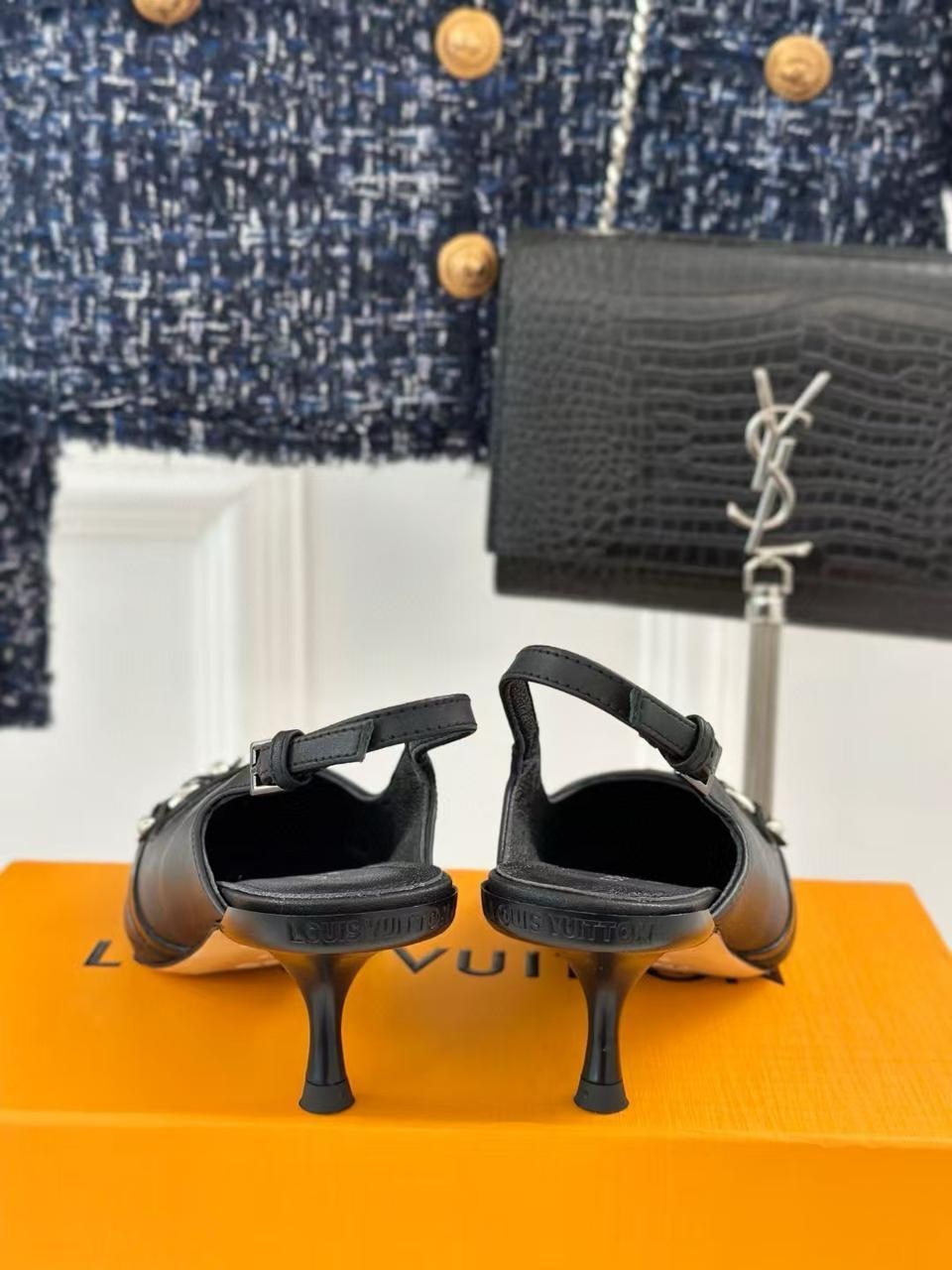 босоножки louis vuitton,черные туфли луи виттон,мюли louis vuitton,,louis vuitton туфли