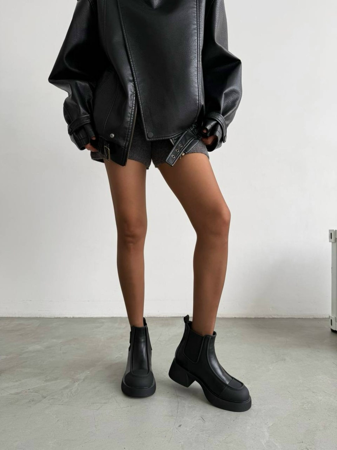 кожаная куртка,куртка оверсайз,куртка-косуха из искусственной кожи оверсайз zarina,женская кожаная куртка оверсайз,кожаная куртка оверсайз