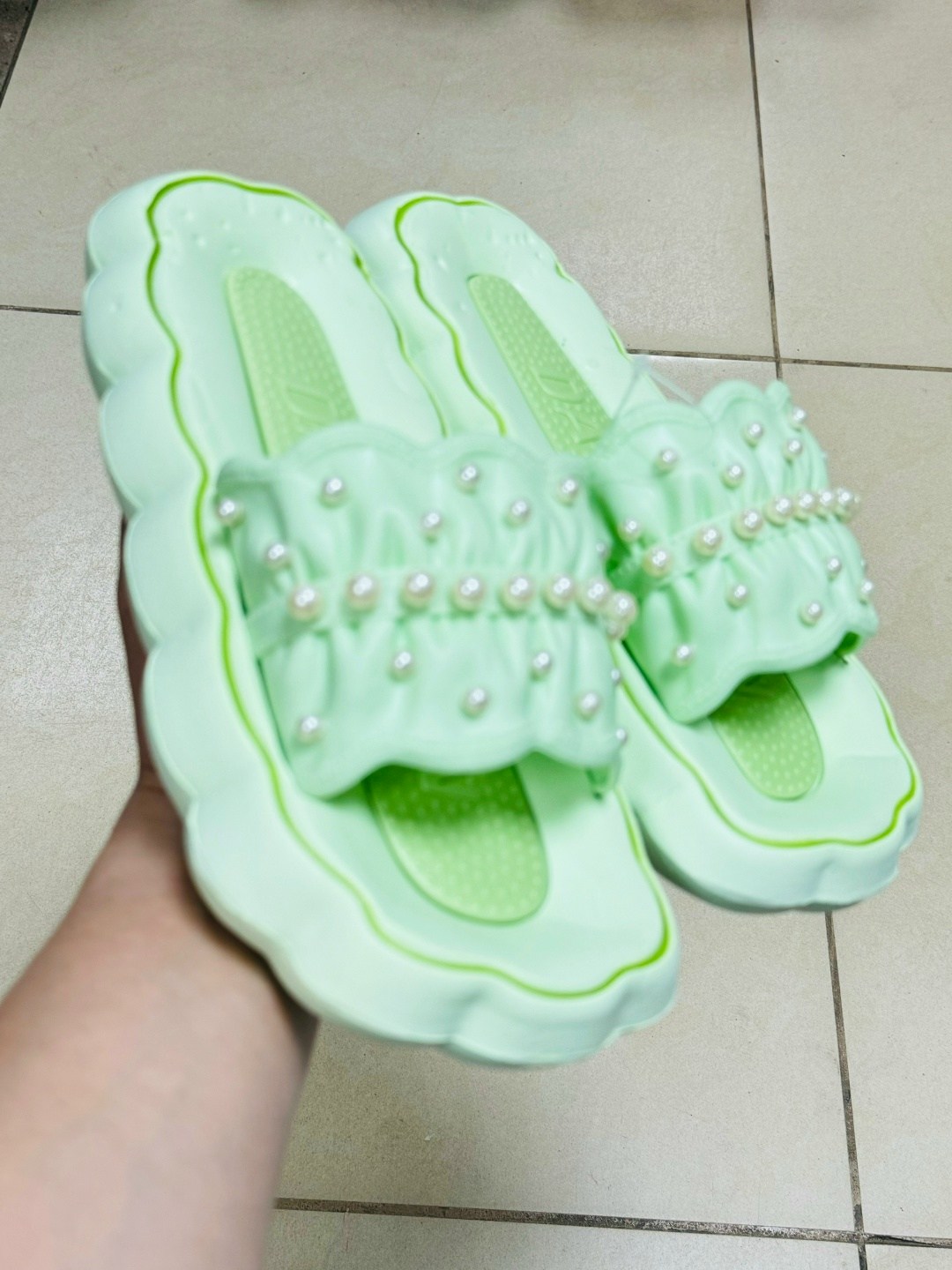 шлепки женские гипанис,,шлепанцы женские,тапочки модные,тапочки для девочек