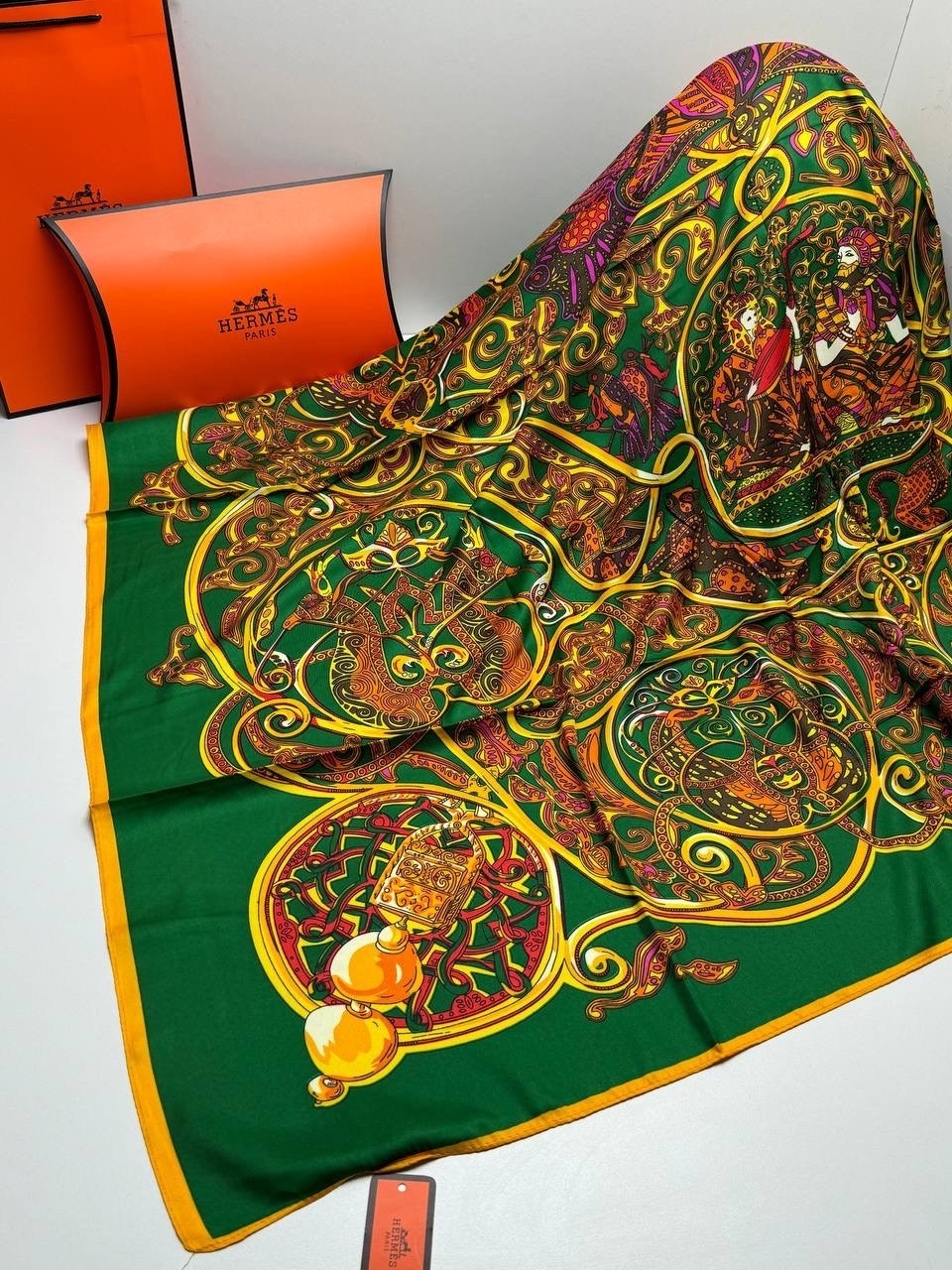 шелковый платок hermes,платки hermes,большой шелковый платок hermes,брендовый женский платок hermes,платок шейный hermes