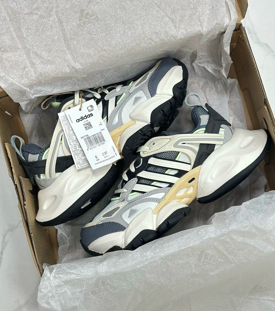 кроссовки xlg runner deluxe adidas,кроссовки мужские женские adidas,кроссовки adidas,кроссовки для бега xlgs runner deluxe унисекс с низким верхом серые/белые adidas,повседневные кроссовки