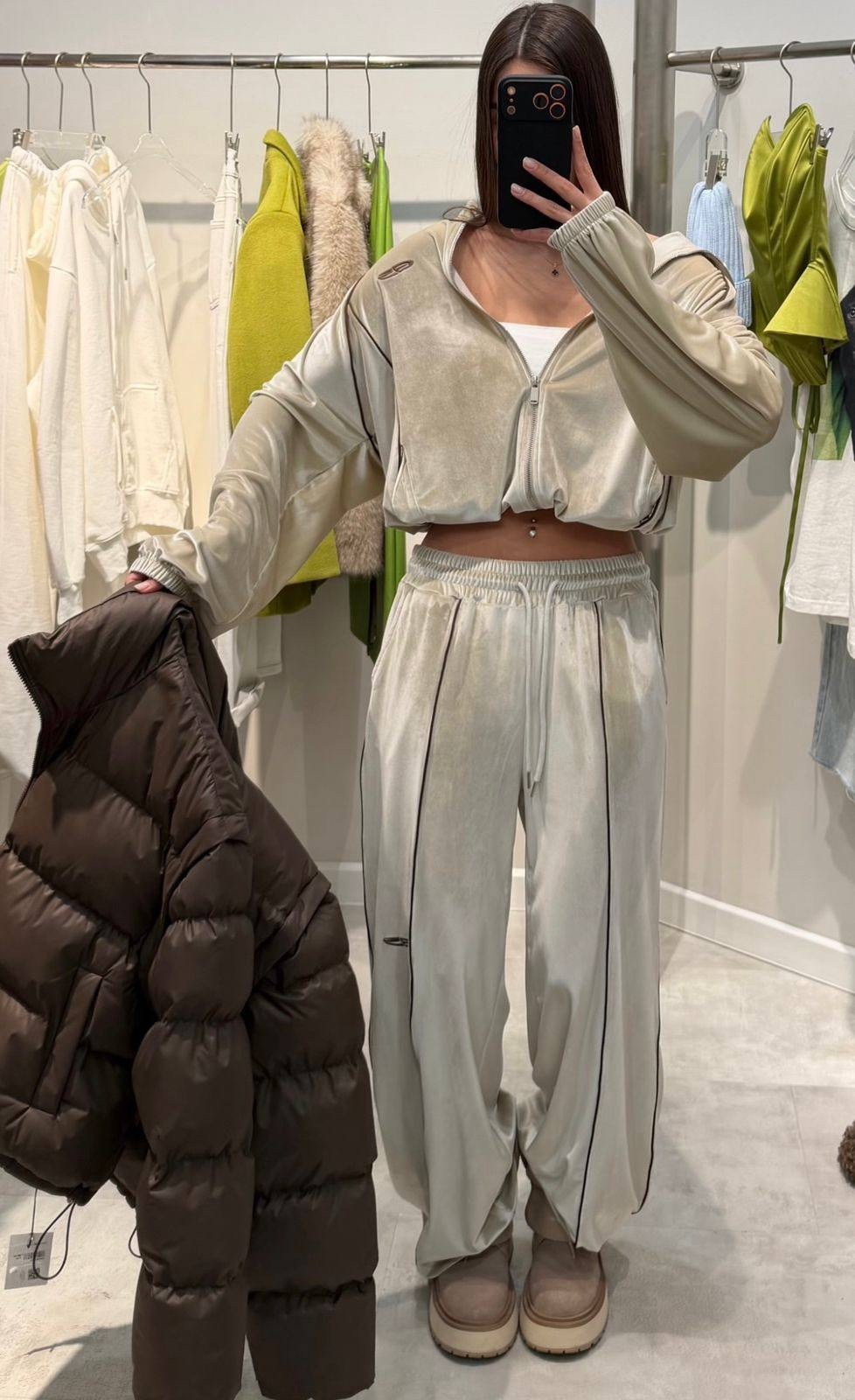 спортивный костюм велюровый,велюровый костюм женский,велюровый костюм,спортивный костюм,костюм женский