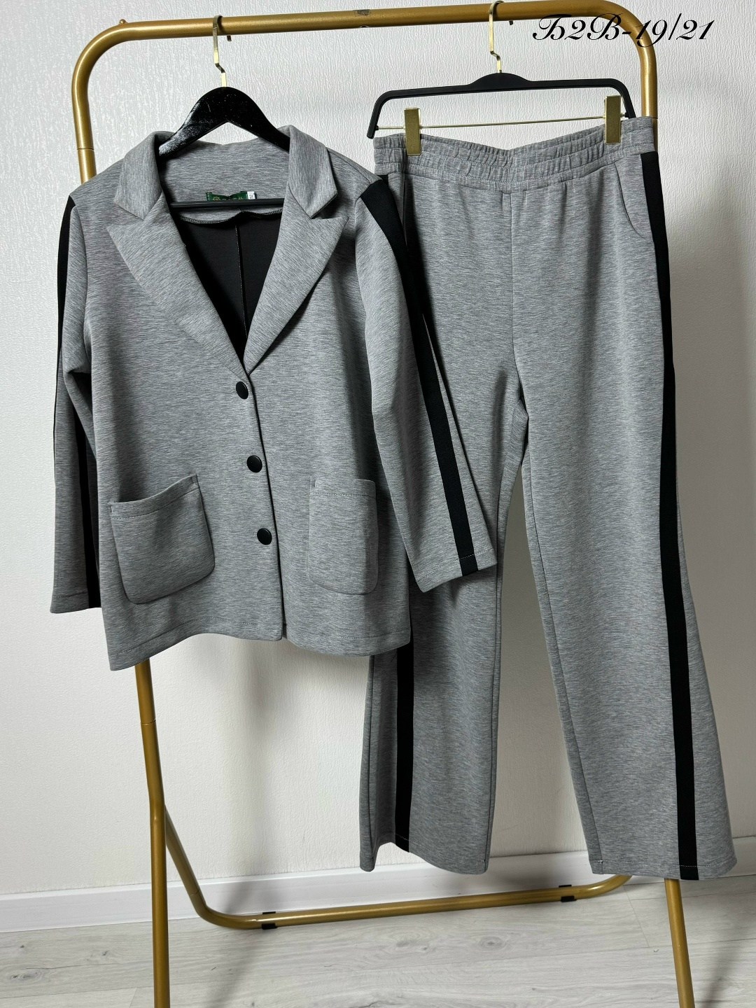 брючный костюм,женские костюмы брючные,брючный костюм серый,брючный комплект,женские костюмы
