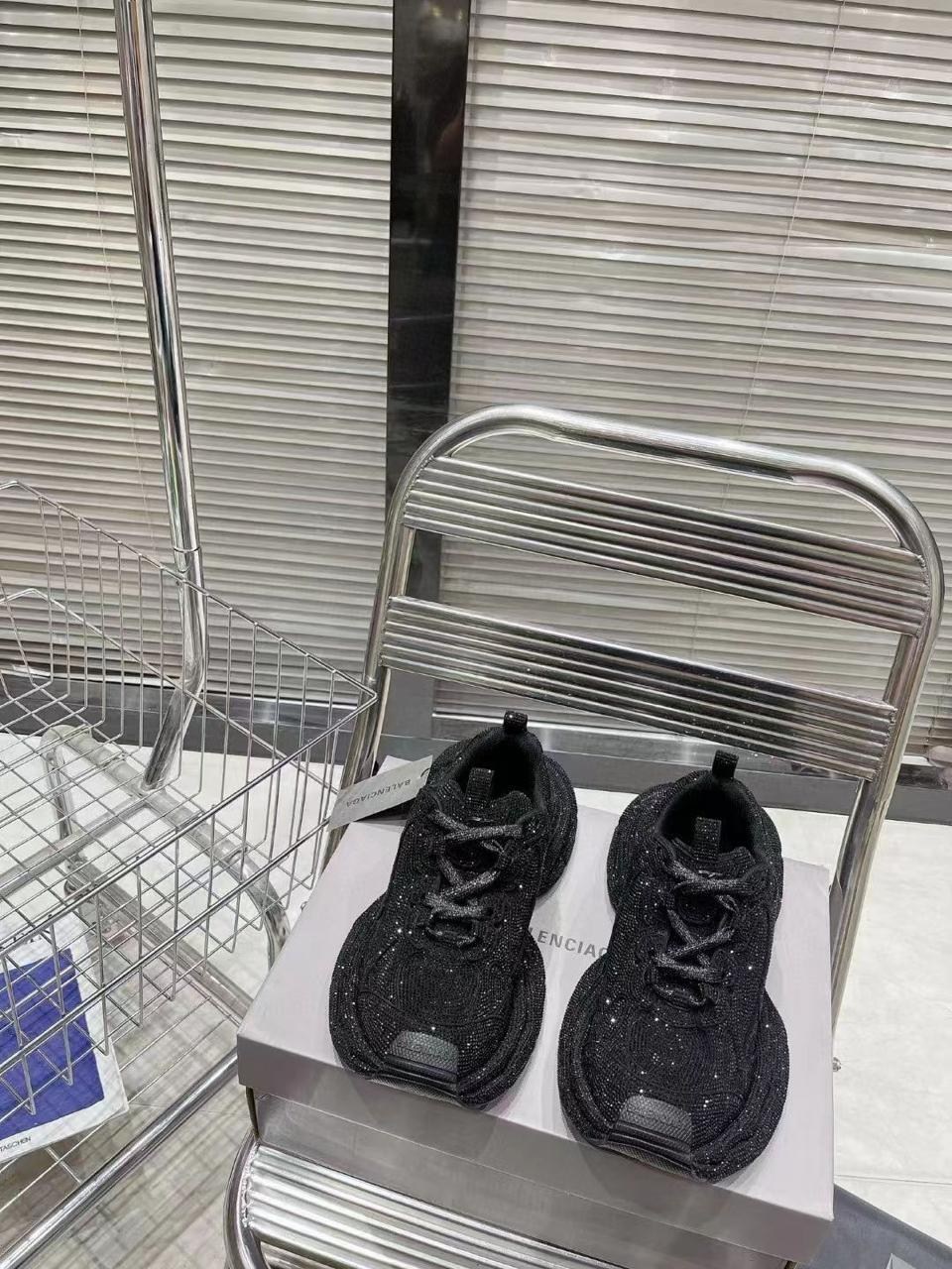 кроссовки женские balenciaga,кроссовки баленсиага,кроссовки balenciaga,кроссовки баленсиага женские,женские кроссовки