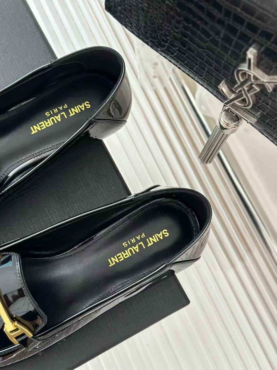 лоферы saint laurent черный,туфли saint laurent,лоферы zara чёрные лакированные,женские кожаные лоферы,кожаные лоферы