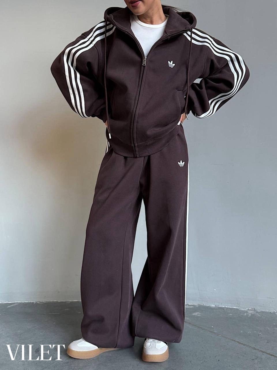 штаны спортивные широкие оверсайз с лампасами y2k,штаны спортивные брюки широкие с лампасами y2k,брюки спортивные adidas originals,спортивные брюки qweek в черную полоску,спортивные брюки широкие карг