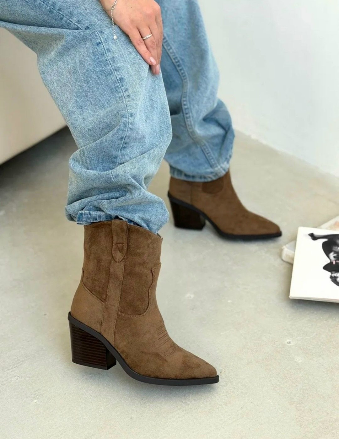 ,ботинки казаки замшевые демисезонные на каблуке бордовые, женская,замшевые казаки,казаки женские натуральная замша