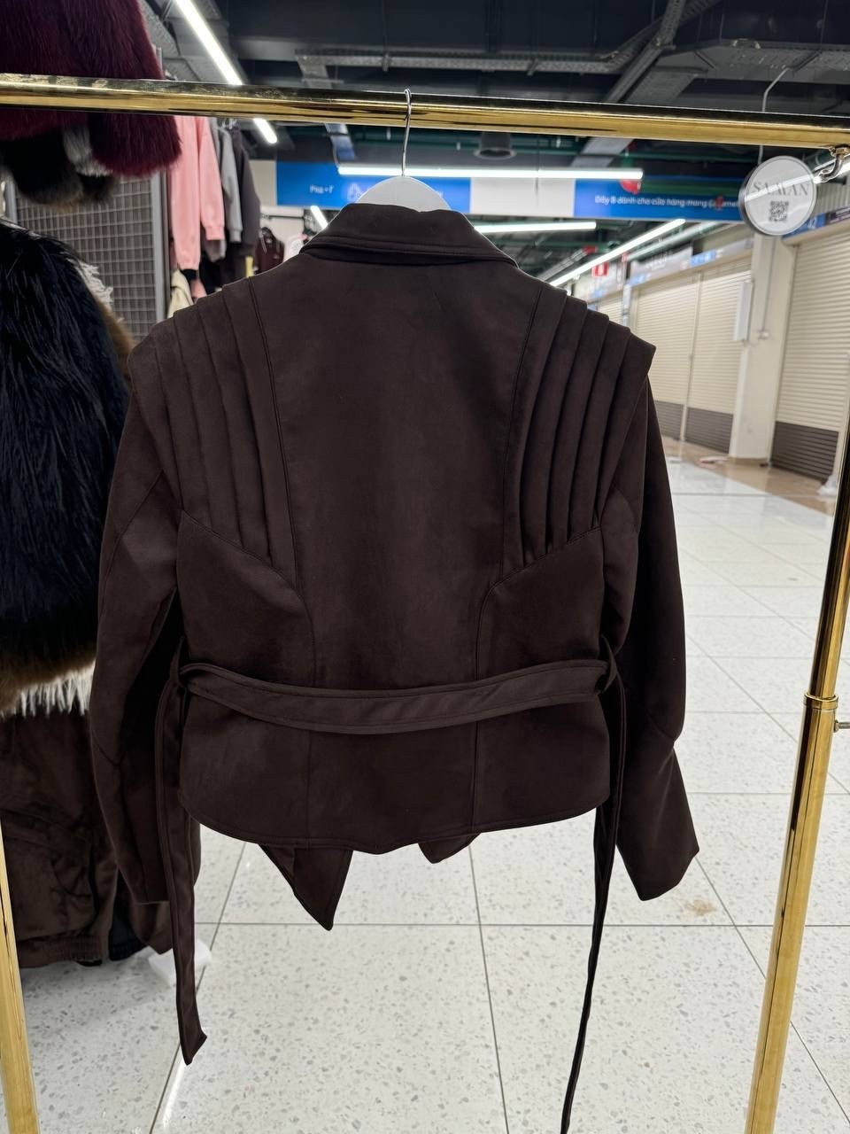 замшевая куртка,замшевая куртка пиджак женская,yves saint laurent женская замшевая косуха с бахромой,куртка из натуральной замши,пиджак из замши женский