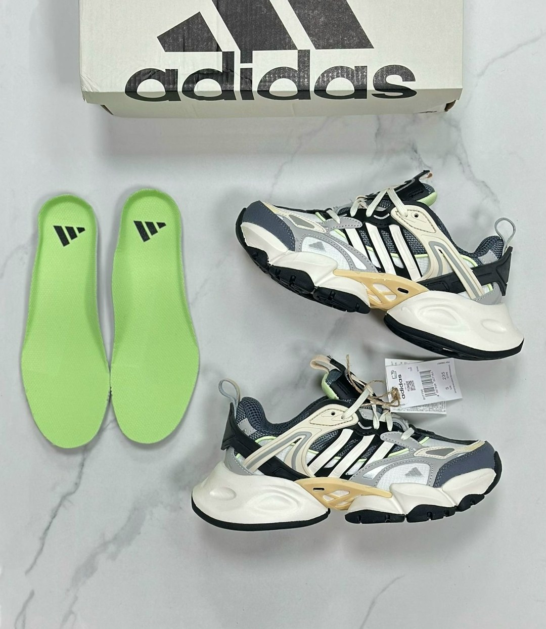 кроссовки xlg runner deluxe adidas,кроссовки мужские женские adidas,кроссовки adidas,кроссовки для бега xlgs runner deluxe унисекс с низким верхом серые/белые adidas,повседневные кроссовки