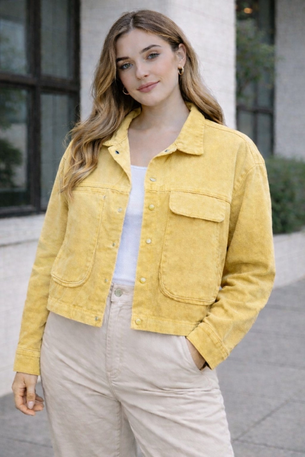 короткая куртка,женская куртка,куртка модная,вельветовая куртка,джинсовая куртка