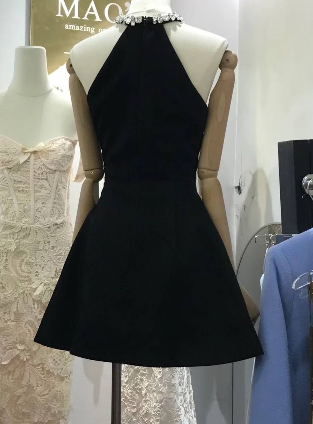 мини платье,платье короткие,платье,модное платье,платья с вырезом