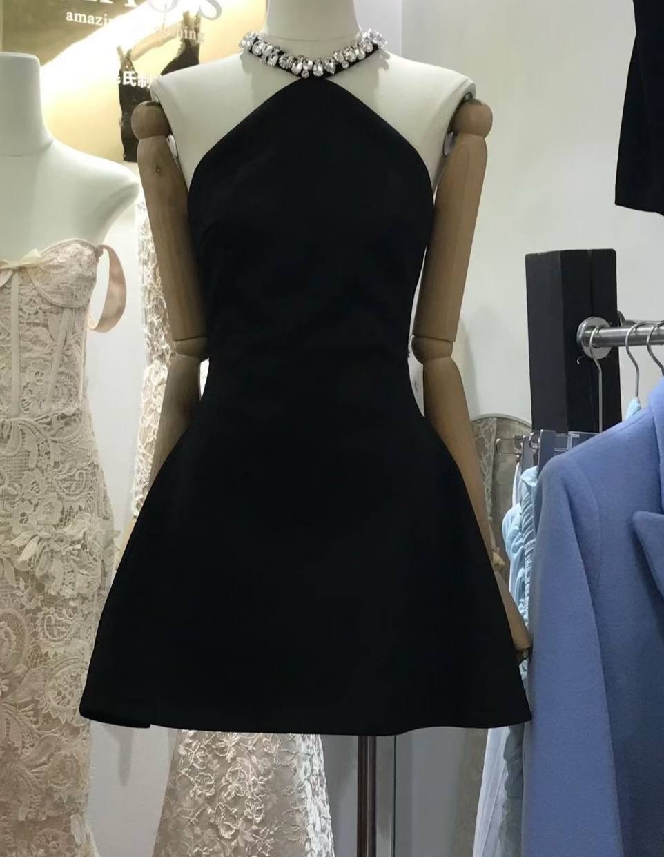 мини платье,платье короткие,платье,модное платье,платья с вырезом