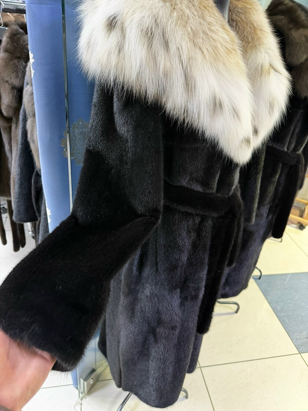 шубы блэкглама с капюшоном рысь,шуба норковая с рысью,шуба норковая с капюшоном с рысью,норковая шуба с капюшоном из рыси,шуба норковая блэкглама с рысью