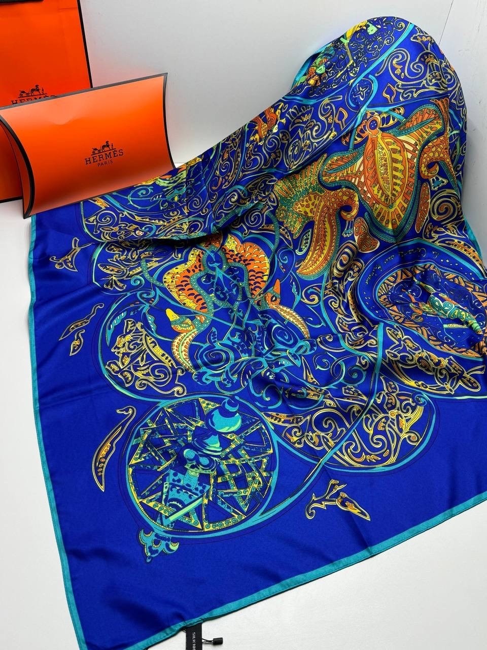 шелковый платок hermes,платки hermes,большой шелковый платок hermes,брендовый женский платок hermes,платок шейный hermes