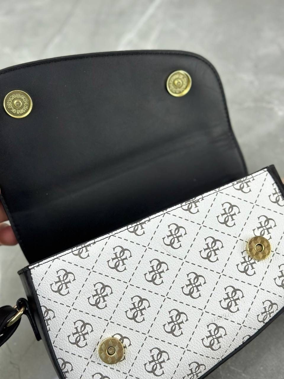 женская сумка guess,guess сумка на плечо,сумка guess женская через плечо,сумка через плечо guess,сумка guess