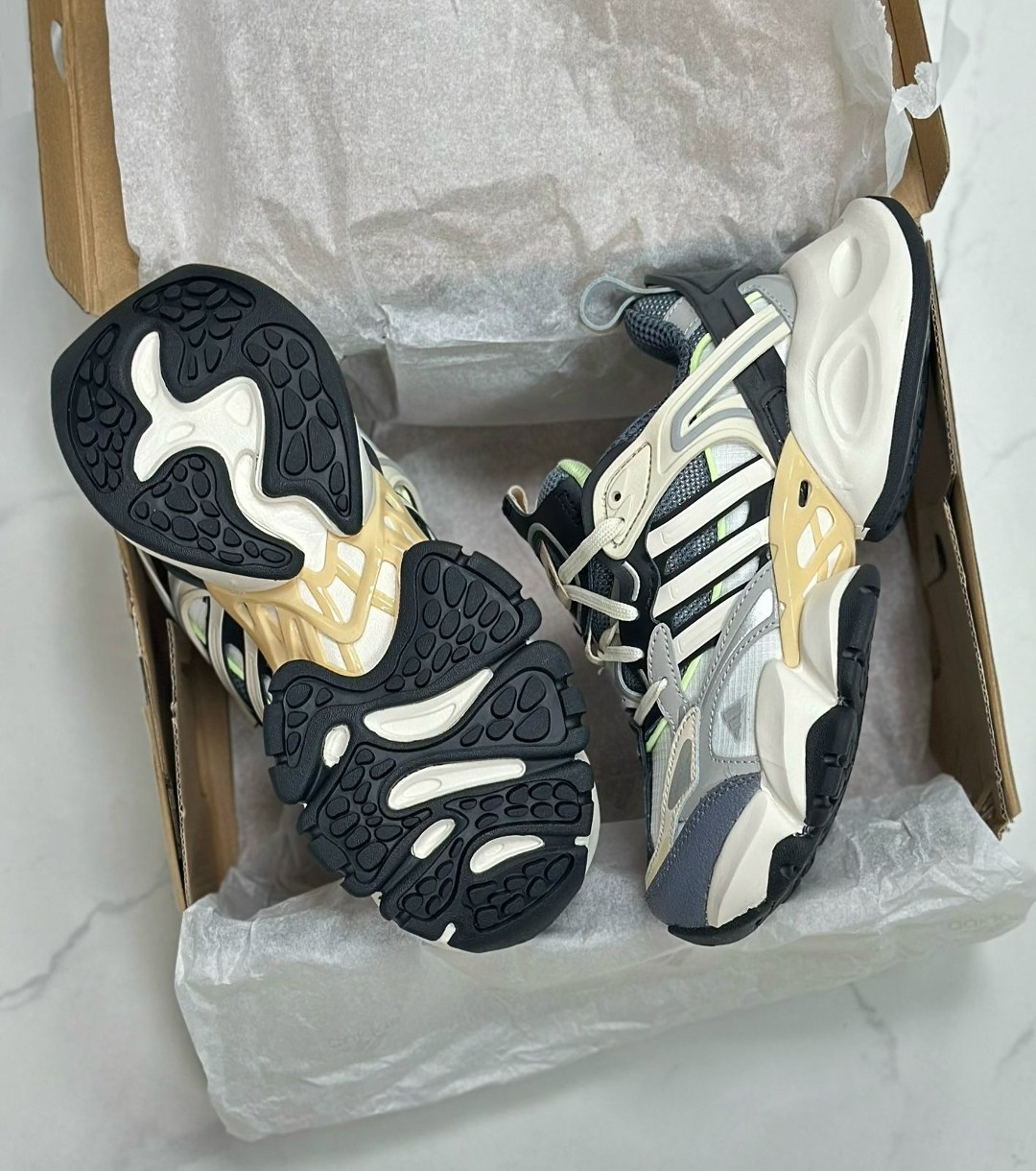 кроссовки xlg runner deluxe adidas,кроссовки мужские женские adidas,кроссовки adidas,кроссовки для бега xlgs runner deluxe унисекс с низким верхом серые/белые adidas,повседневные кроссовки