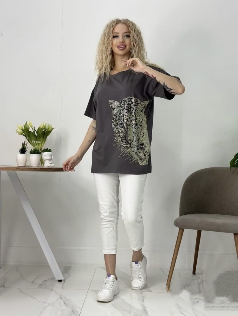 футболки женская,футболка оверсайз со стразам,футболка базовая со стразами оверсайз,футболка со стразами,футболка женская со стразами