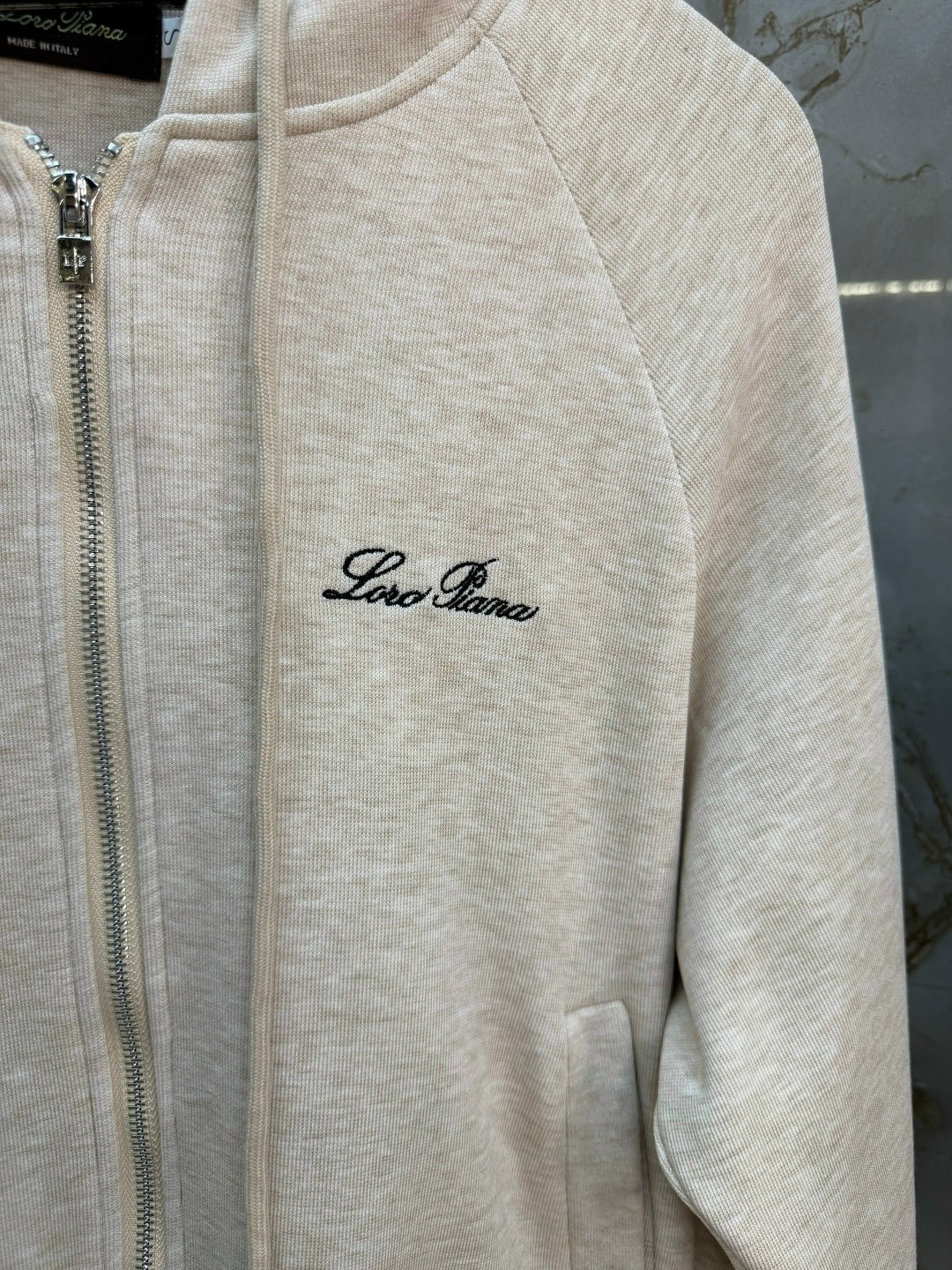 модные костюмы,костюм спортивный женский,спортивный костюм повседневный,костюм стильный,спортивный костюм miu miu