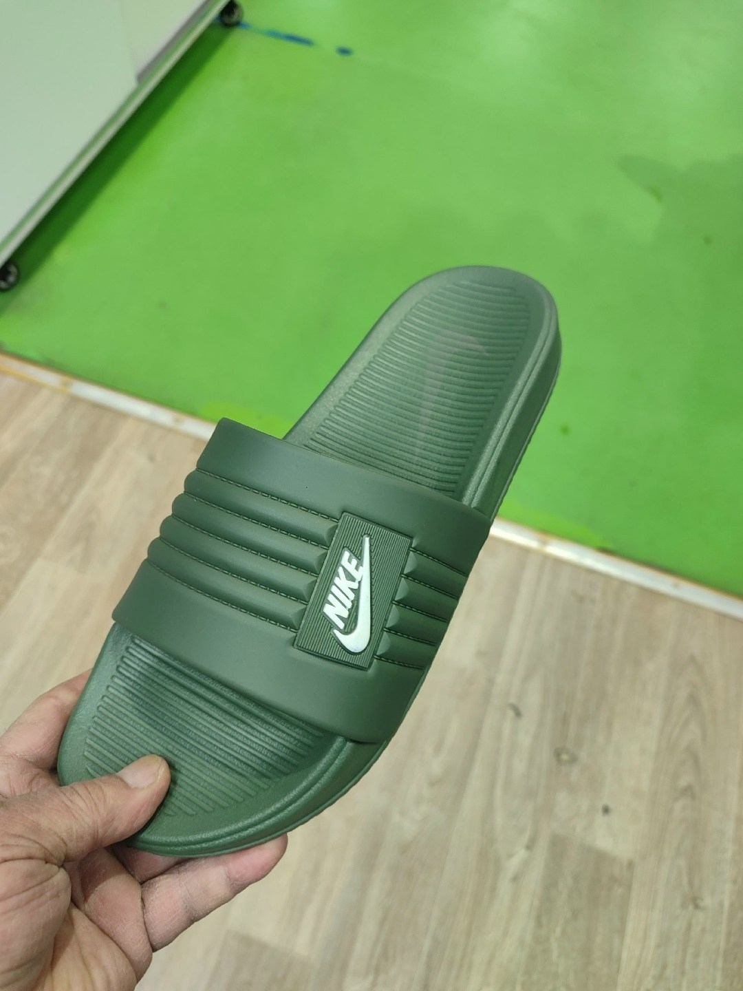 шлепки мужские,мужские шлепанцы,тапки мужские,найк мужские сандали шлепки,тапки найк акг