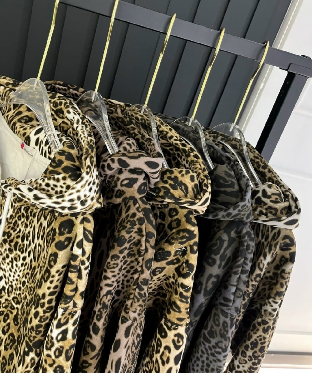 леопардовый,леопардовые костюмы,леопардовый мех,леопардовая одежда,леопардовые платья