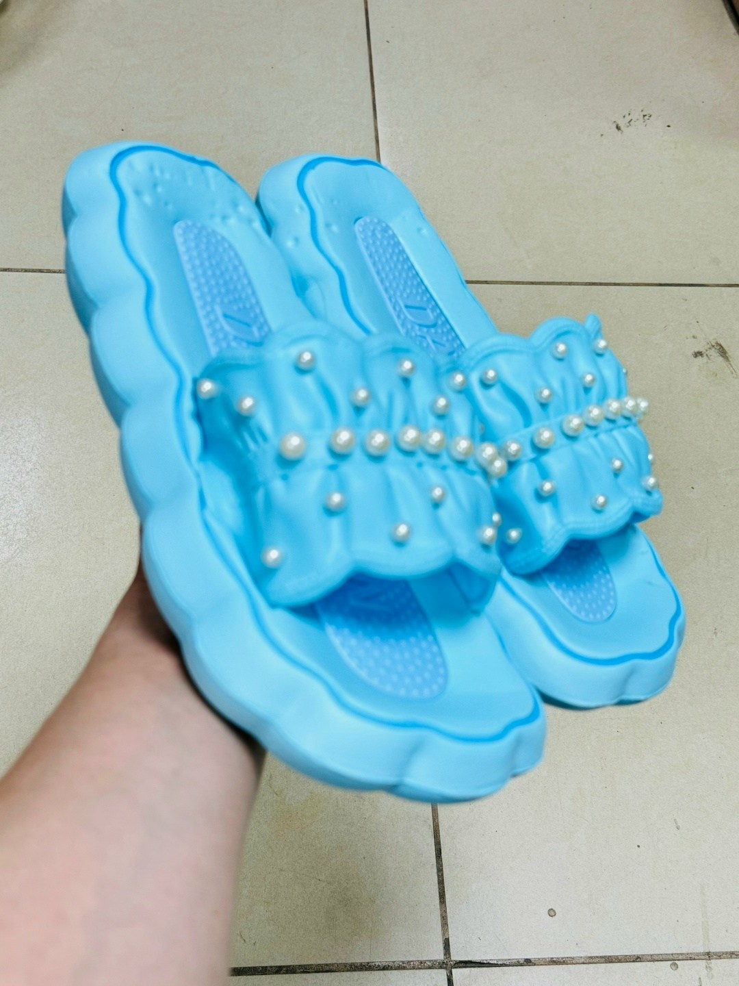 шлепки женские гипанис,,шлепанцы женские,тапочки модные,тапочки для девочек