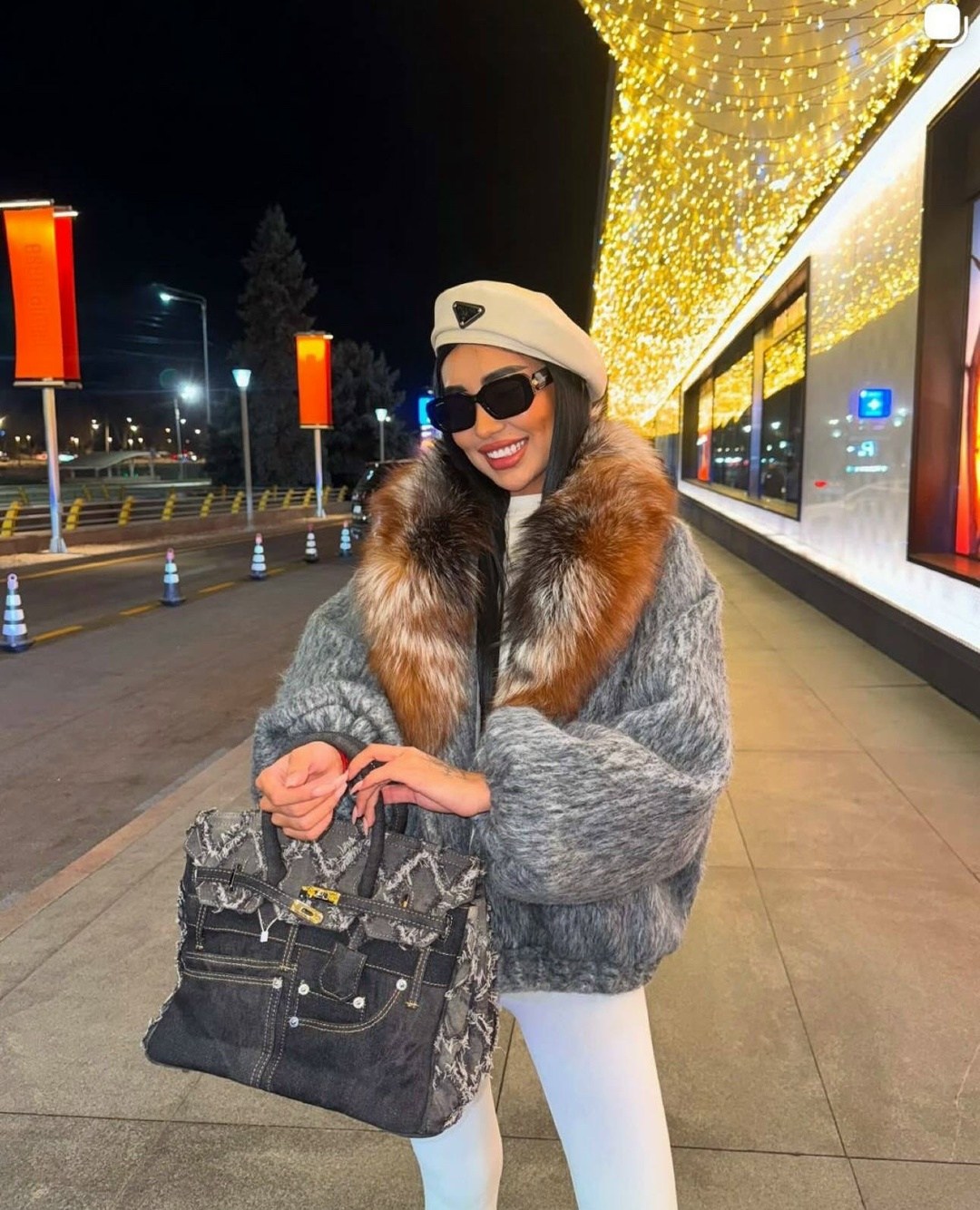 шубка из натурального меха чернобурки,пуховик с натуральным мехом,куртка с мехом,пуховик с натуральным мехом чернобурки,пуховик женский с натуральным мехом