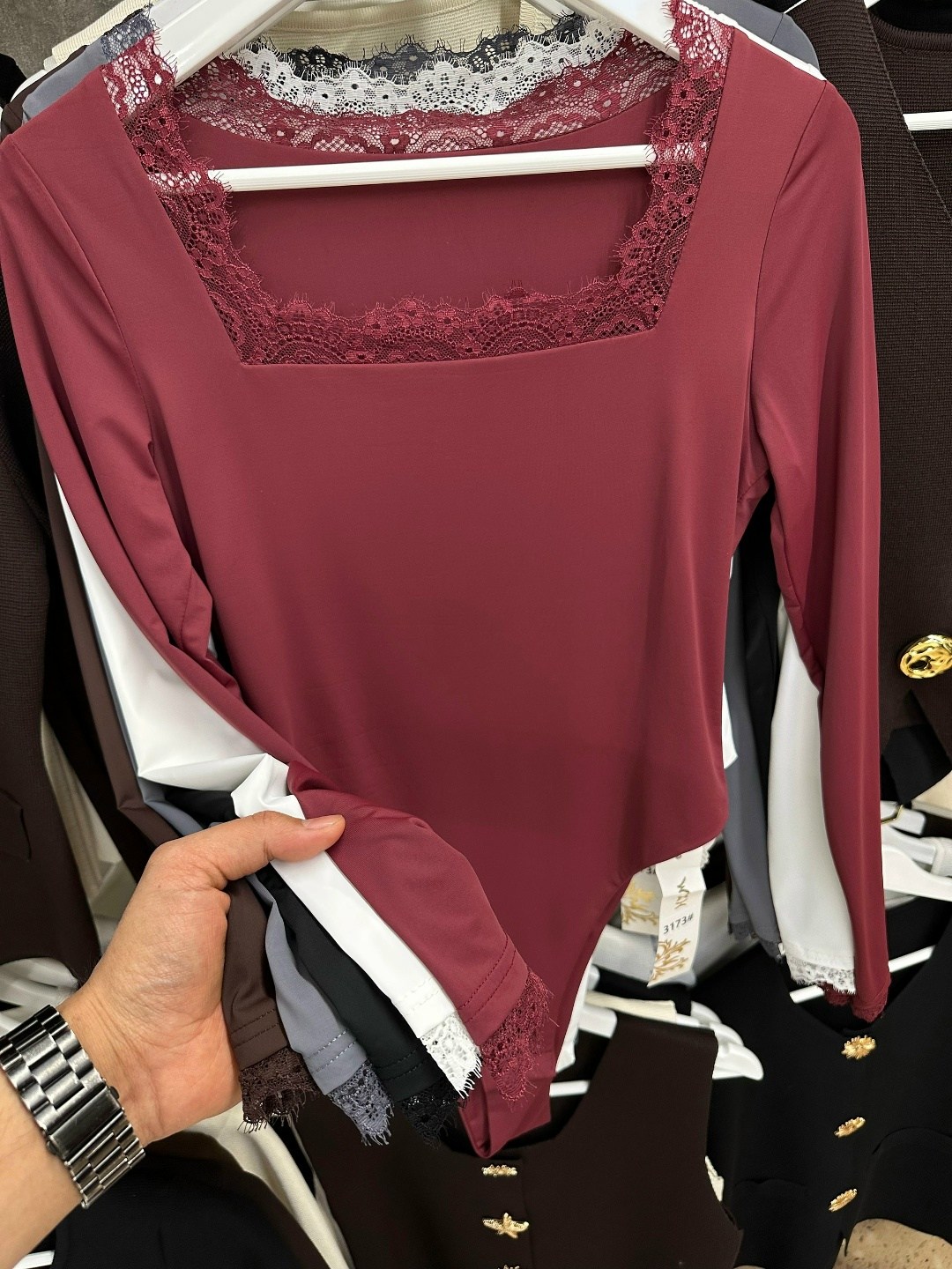 блузка-боди с вырезом каре кружево moremio,женская кофта,боди женское бордовое,блузка женская,блузка стильная