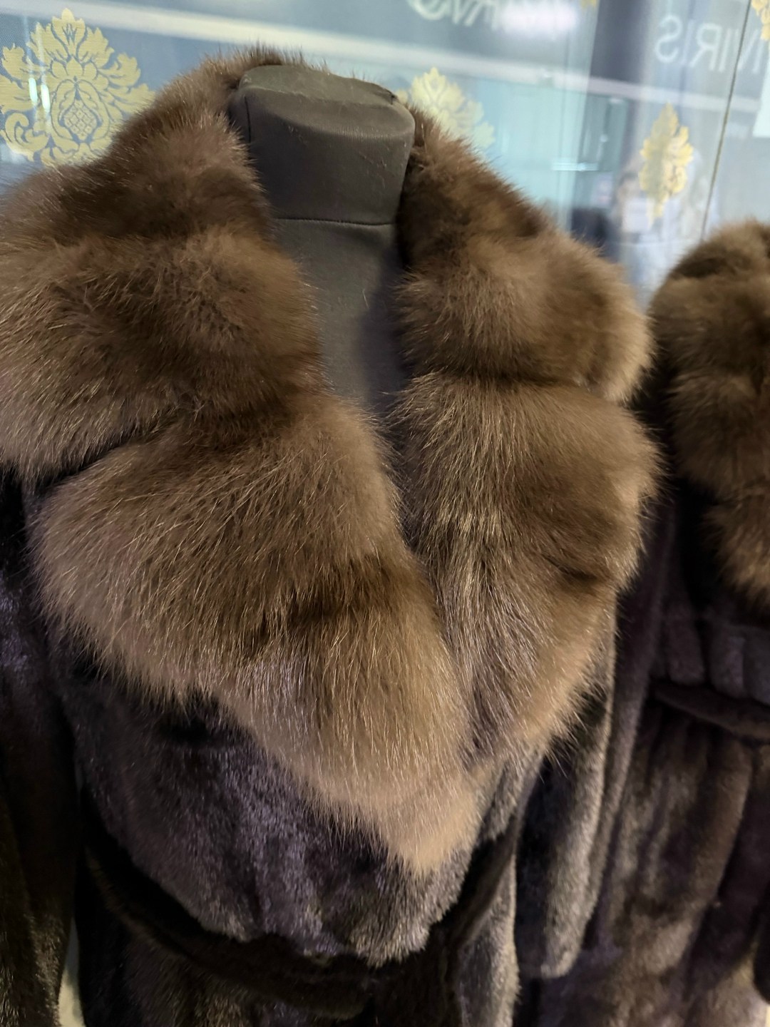 норковая шуба с соболиным воротником,норковая шуба с соболем,шуба из норки nafa черная с капюшоном из соболя,шуба норковая,шуба норковая с английским воротником из соболя