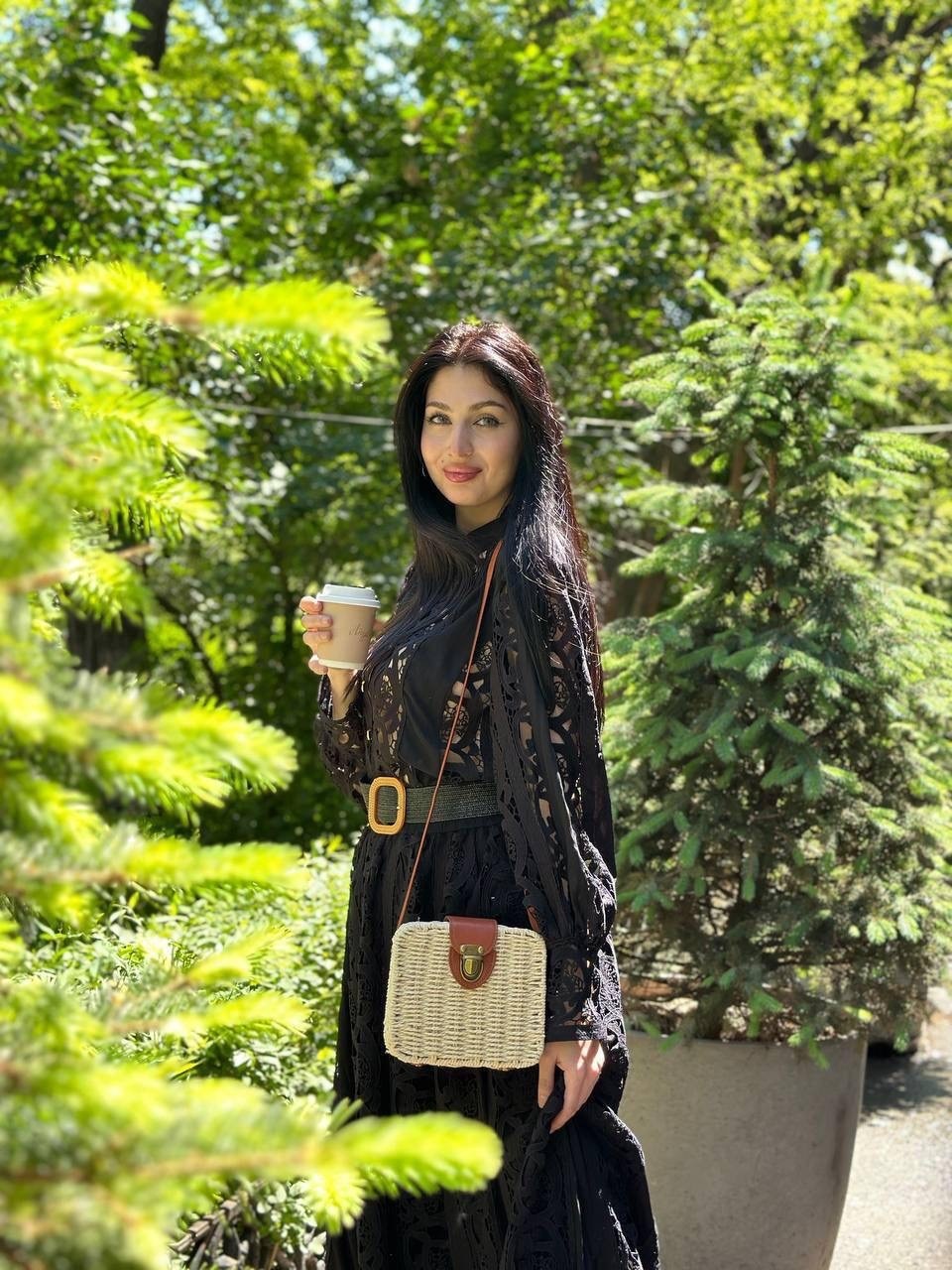 плетеная сумка,вязаная сумка,девушка,дамла азербайджанская певица,женская соломенная сумка