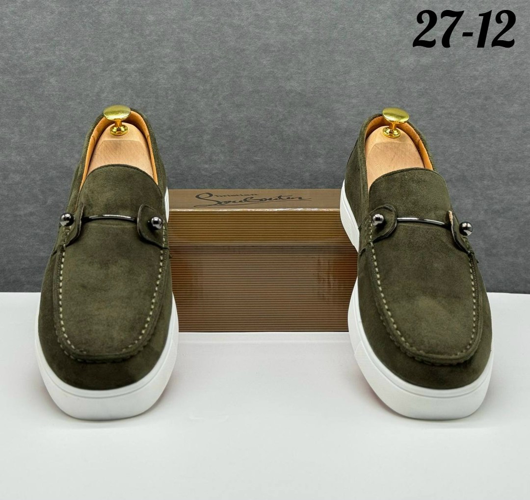 лоферы мужские замшевые loro piana suede lux olive,,лоферы мужские loro piana,лоферы мужские замшевые с белой подошвой,мужские лоферы замшевые