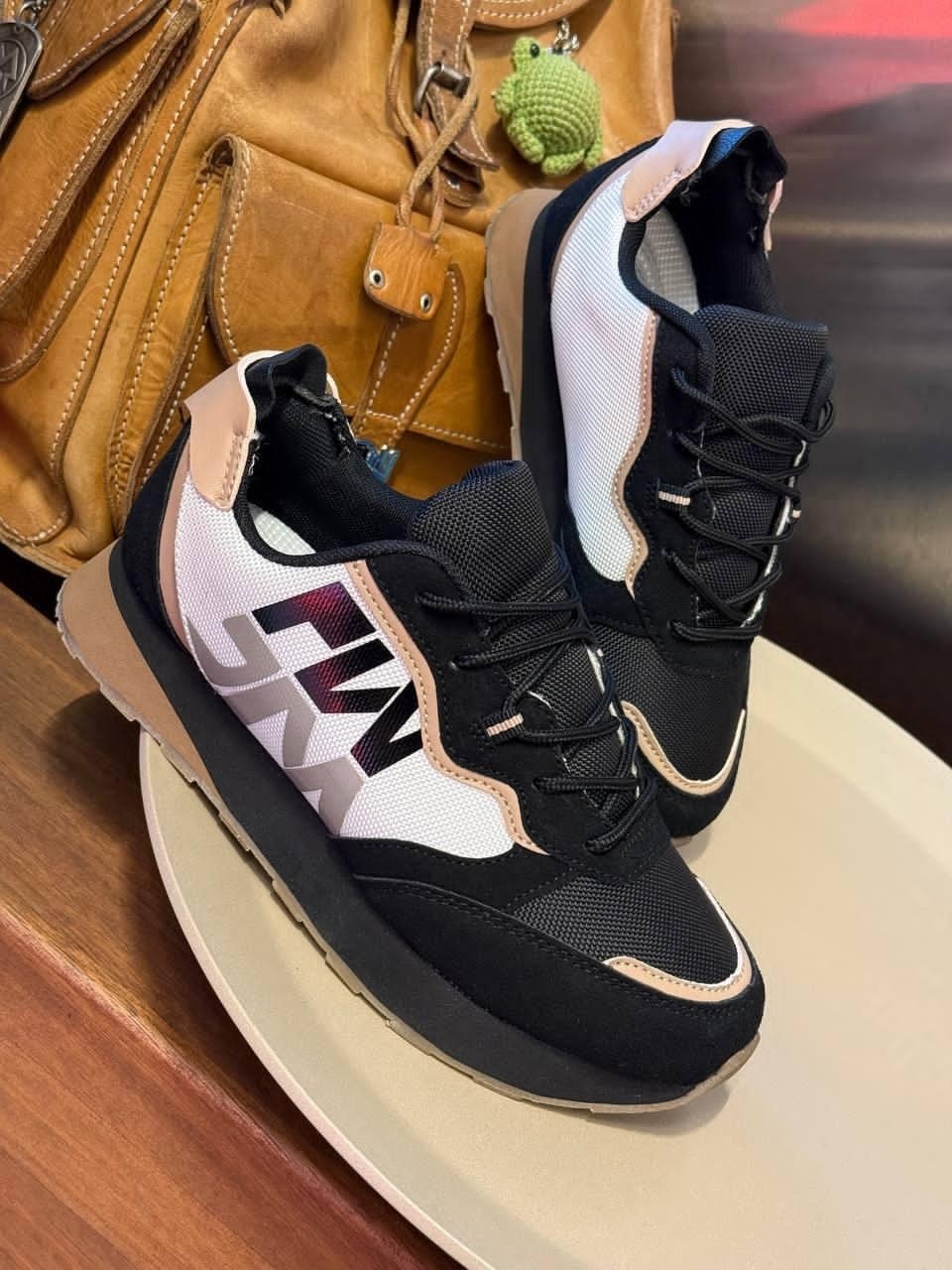 ,женские кроссовки,кроссовка,повседневные кроссовки,женская