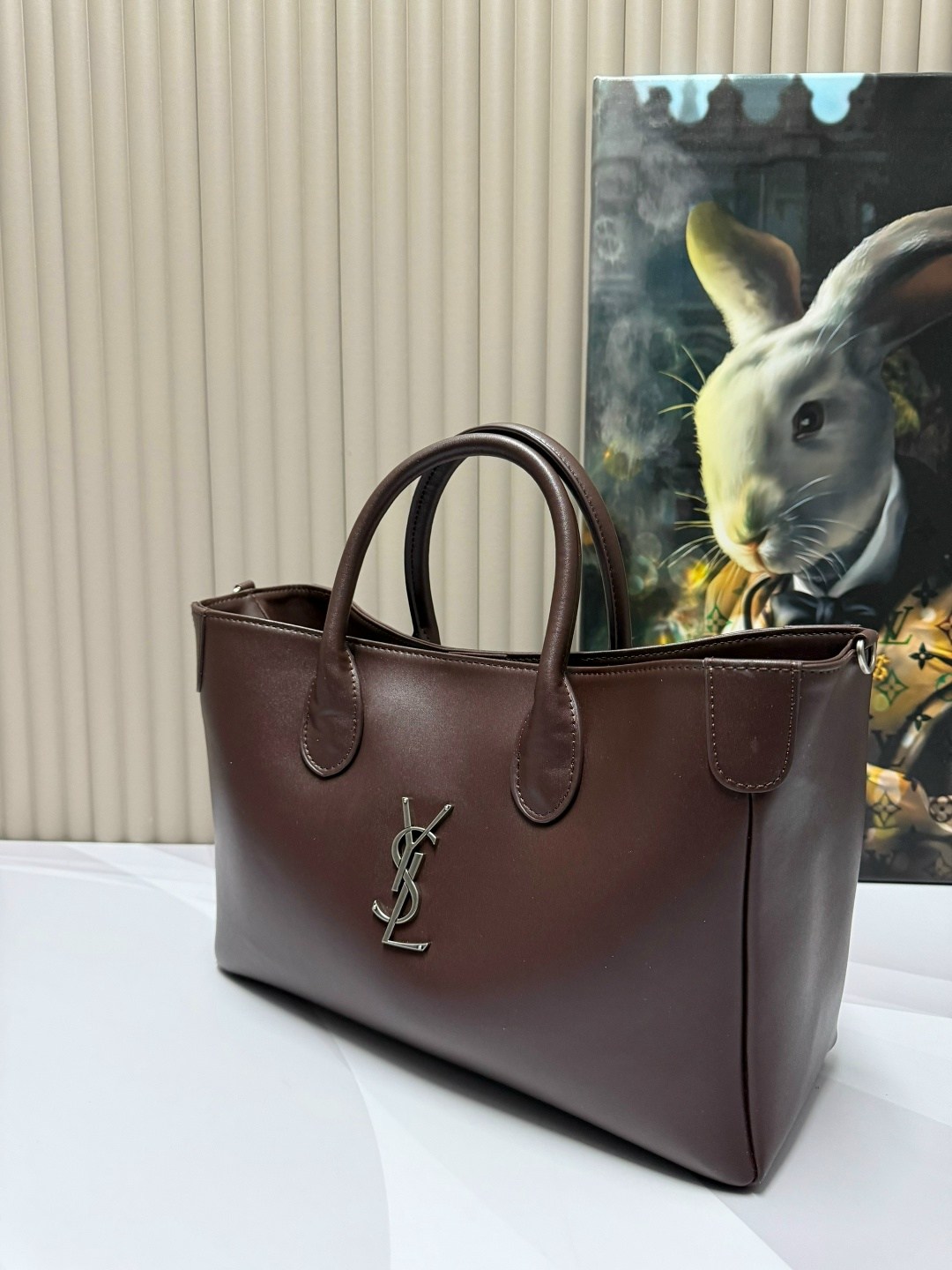 кожаная сумка lux saint laurent,сумка женская yves saint laurent,сумка saint laurent из натуральной гладкой кожи,женская чёрная сумка yves saint laurent 39x23 см,винтажная кожаная сумка lux saint laur