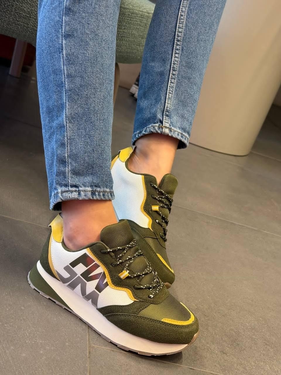 ,женские кроссовки,кроссовка,повседневные кроссовки,женская