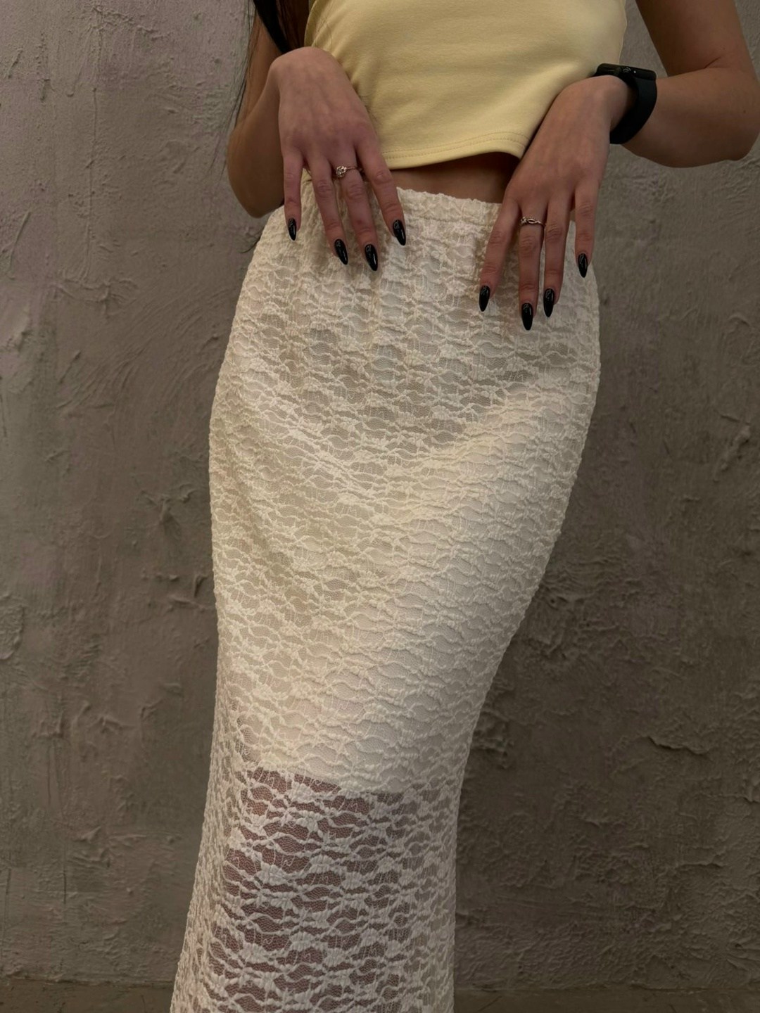 юбка и топ,юбка кружевная,юбка стильная,черный топ с красной юбкой,длинная юбка